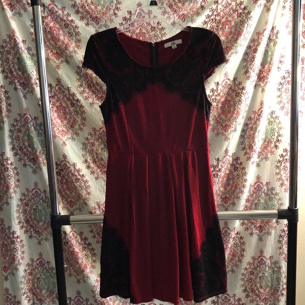 Fit and Flare dress ModCloth size L, dark red & bl